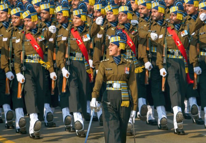 women-in-army